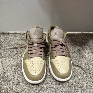 Jordan Tan Sneakers